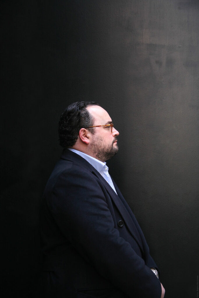 Ignacio-Peyro-Director-Instituto-Cervantes-de-Londres-escritor-periodista-literatura-YANMAG