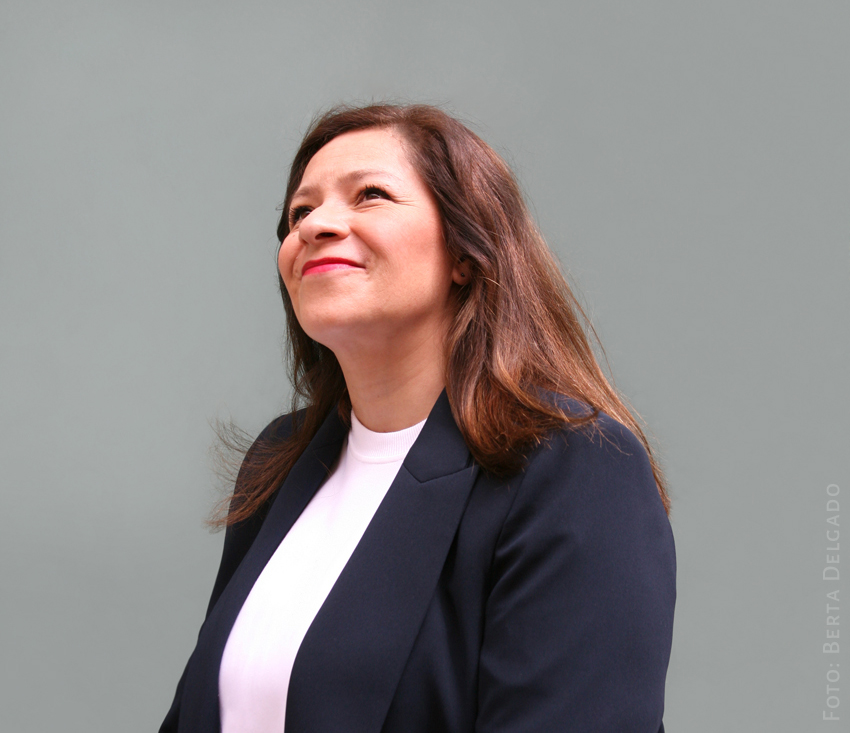 Diana Velasquez - Artista. Foto Berta Delgado. YANMAG