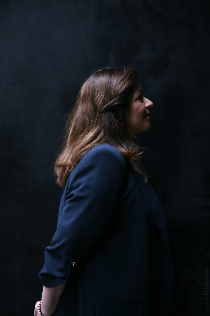 Diana Velasquez - Artista. Foto Berta Delgado. YANMAG