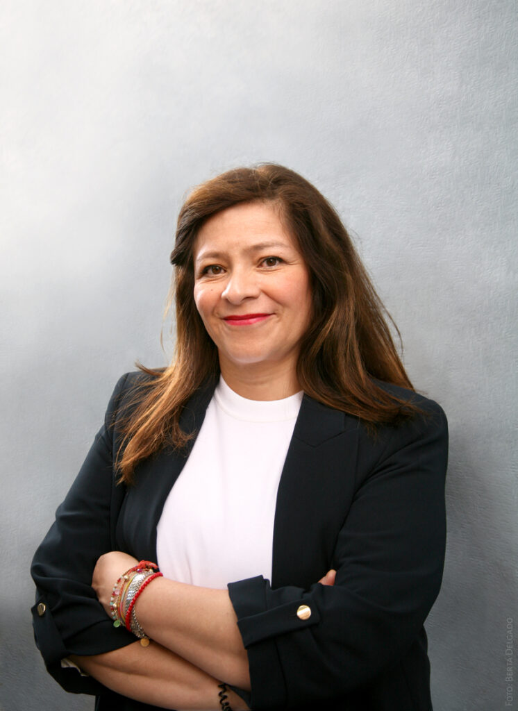 Diana Velasquez - Artista. Foto Berta Delgado. YANMAG