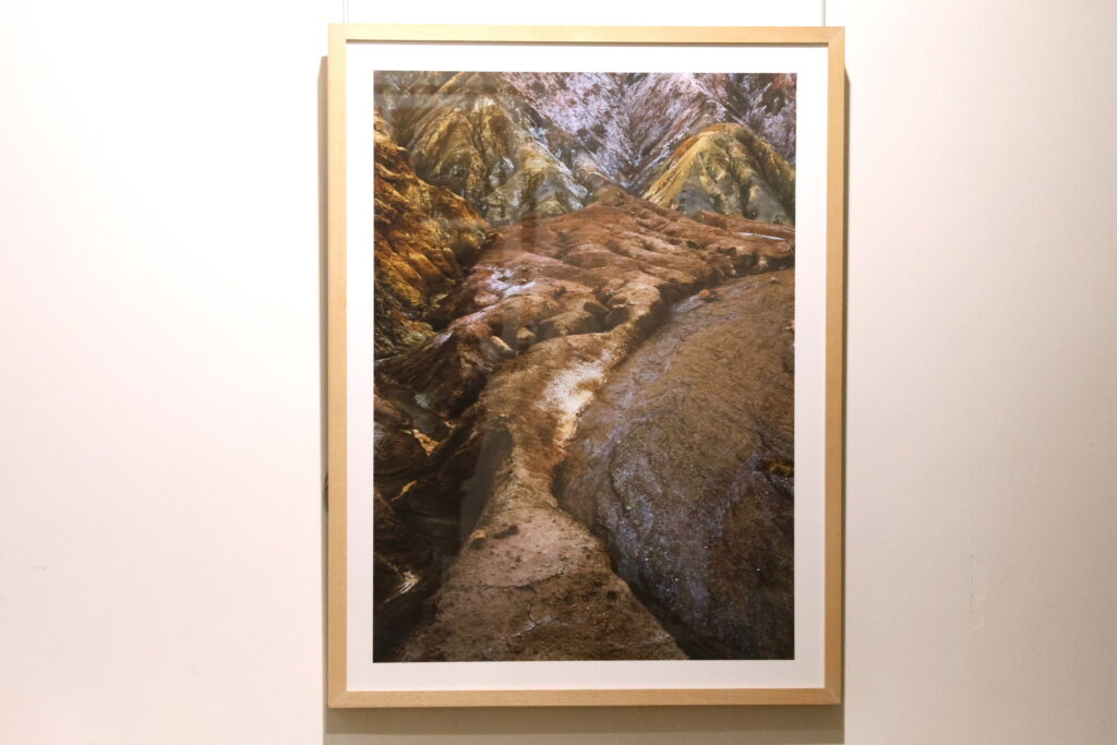 El fotografo Fernando Puche expone "La tierra baldia" en la Real Sociedad Fotografica de Madrid. Fotos Berta Delgado. YANMAG